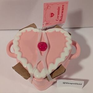 Target Bullseye Playground Valentines Heart Shaped Cake Bakeware Ceramic
